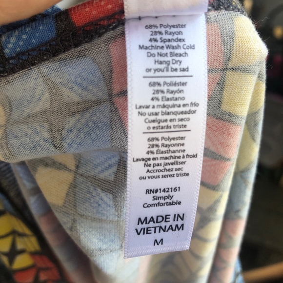 ♦️2/$30 LuLaRoe Classic T - Picture 4 of 8